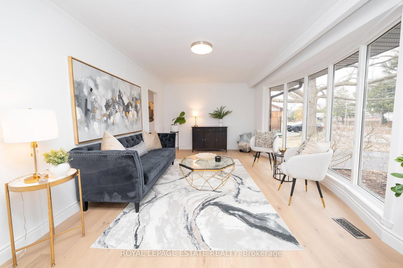 474 Sandlewood Rd, Oakville, L6L 3S4 | Image 2