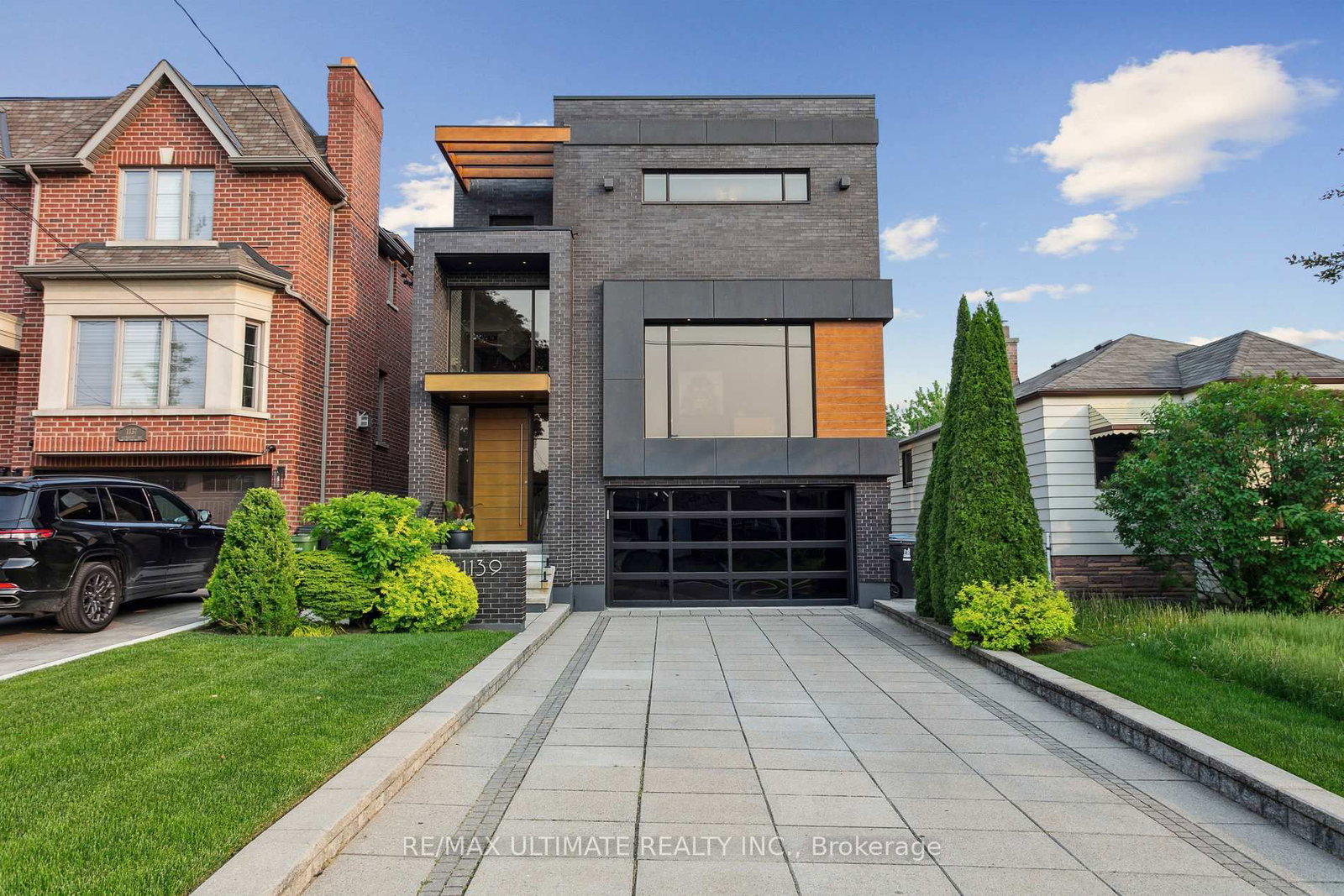 Detached House for sale at 1139 Glengrove Avenue, Toronto, Ontario, M6B 2K5 - Yorkdale-Glen Park - MLS: W13011556