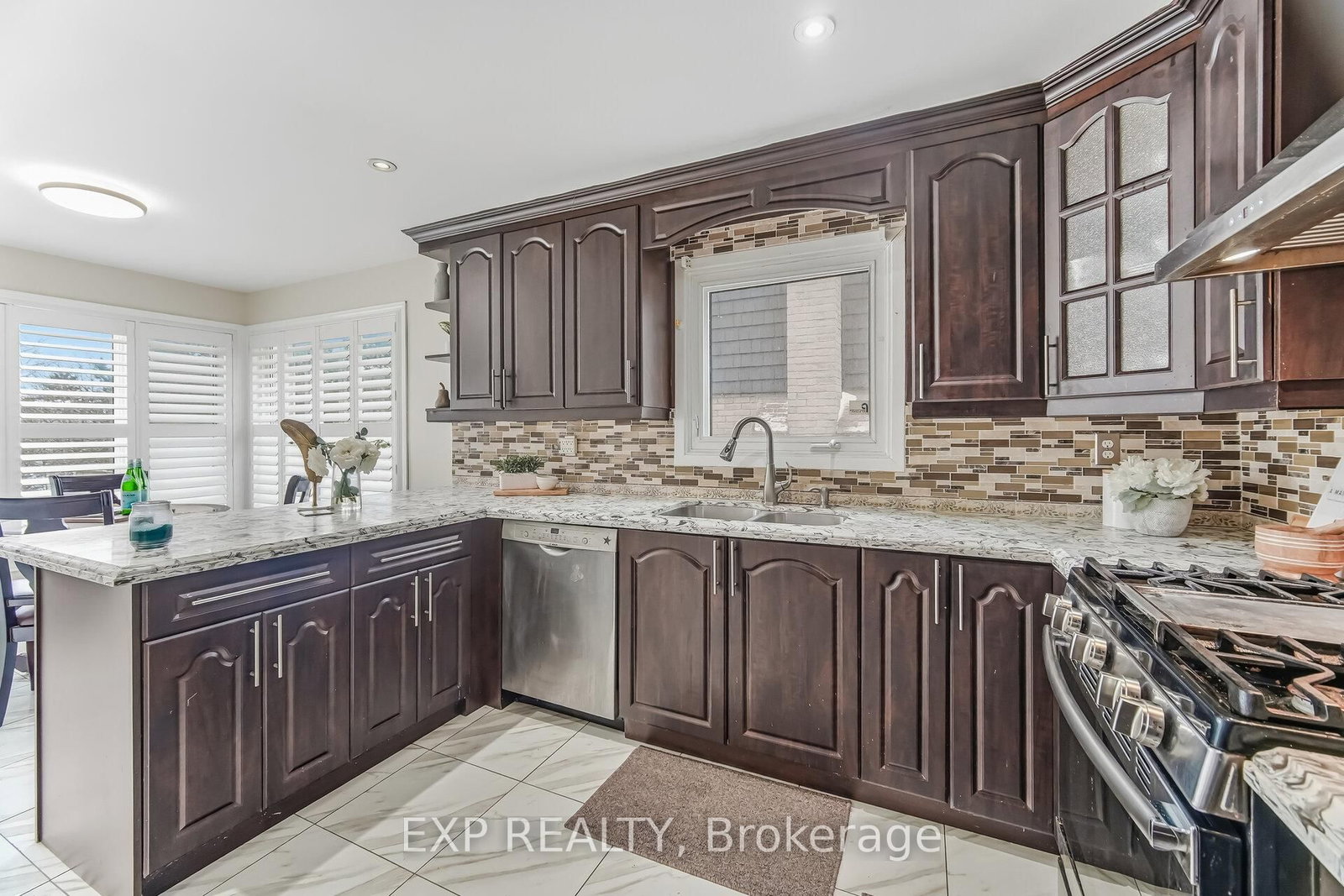 Detached House for sale at 53 Northampton Street, Brampton, Ontario, L6S 3Z6 - Westgate - MLS: W13011560