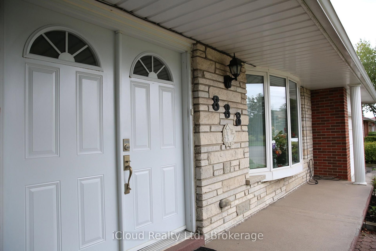 888 Bloor Street - Photo 3