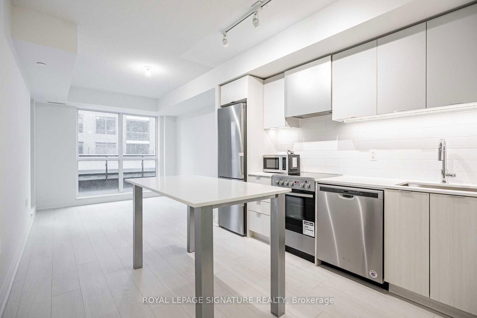 10 Gibbs Road, Unit 407 - Photo 7