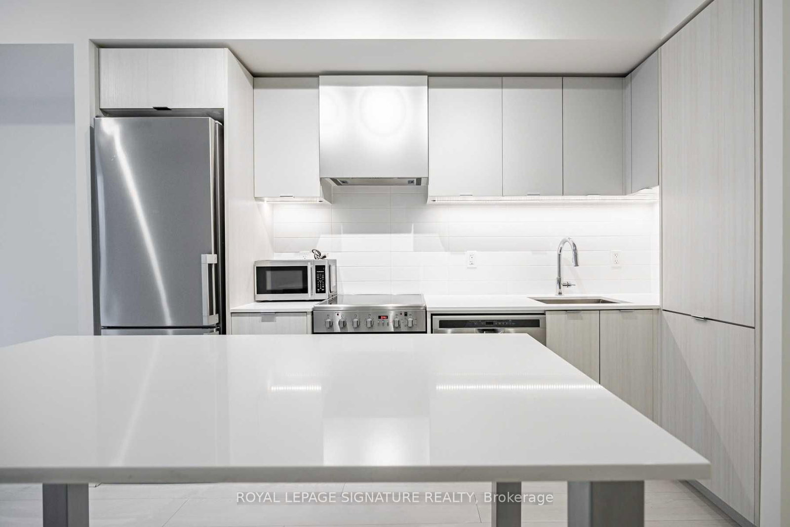 10 Gibbs Road, Unit 407 - Photo 8