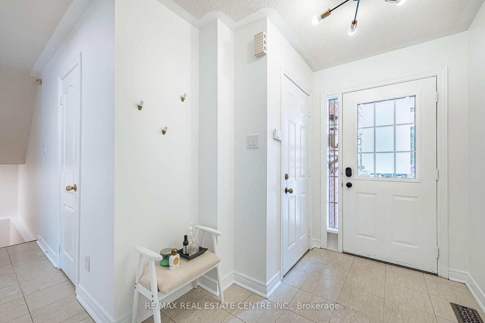 1905 Broad Hallow Gate, Unit 18 - Photo 4