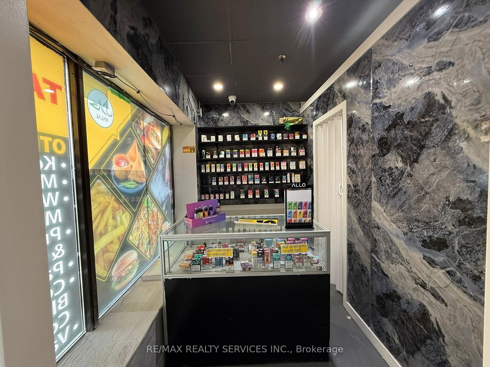 83 Kennedy Road S, Unit 17 - Photo 2