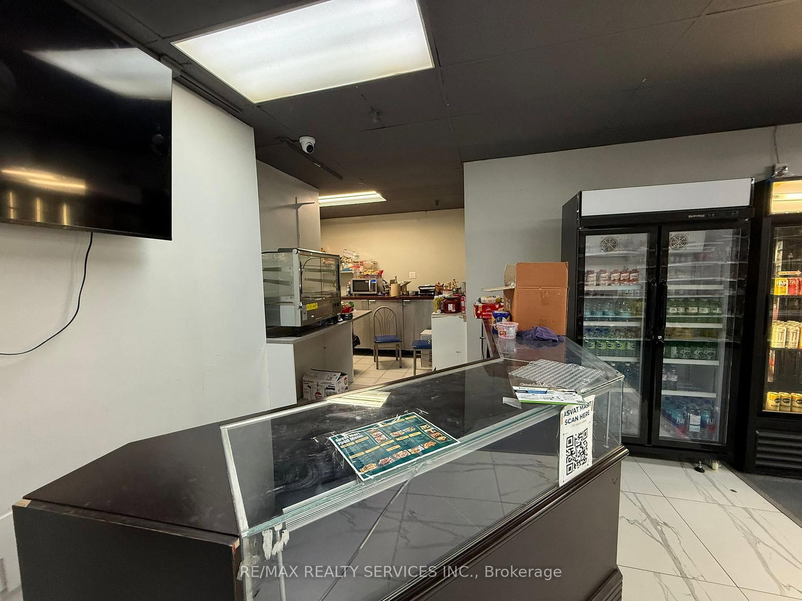 83 Kennedy Road S, Unit 17 - Photo 3