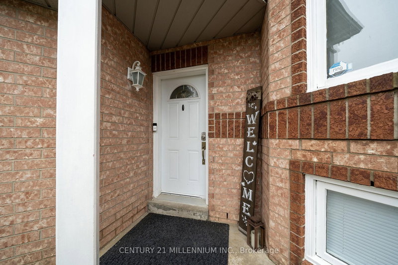 114 Royal Orchard Dr, Brampton, L6X 4L4 | Image 3