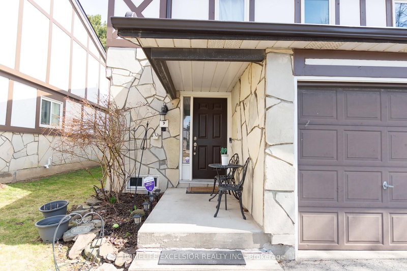 9 - 2200 Glenwood School Dr, Burlington, L7R 4H3 | Image 3