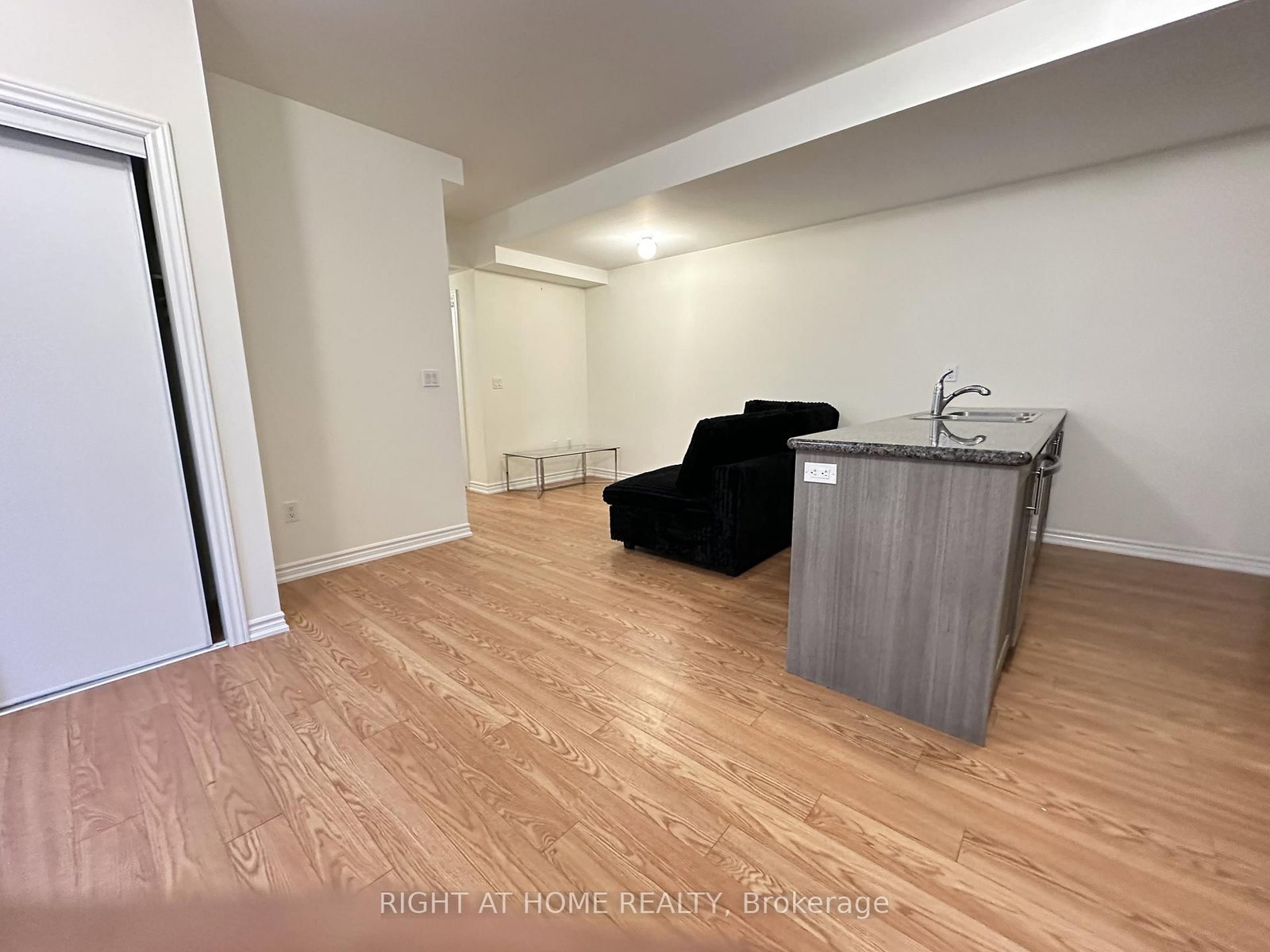 50 Halliford Place, Unit 602 - Photo 10
