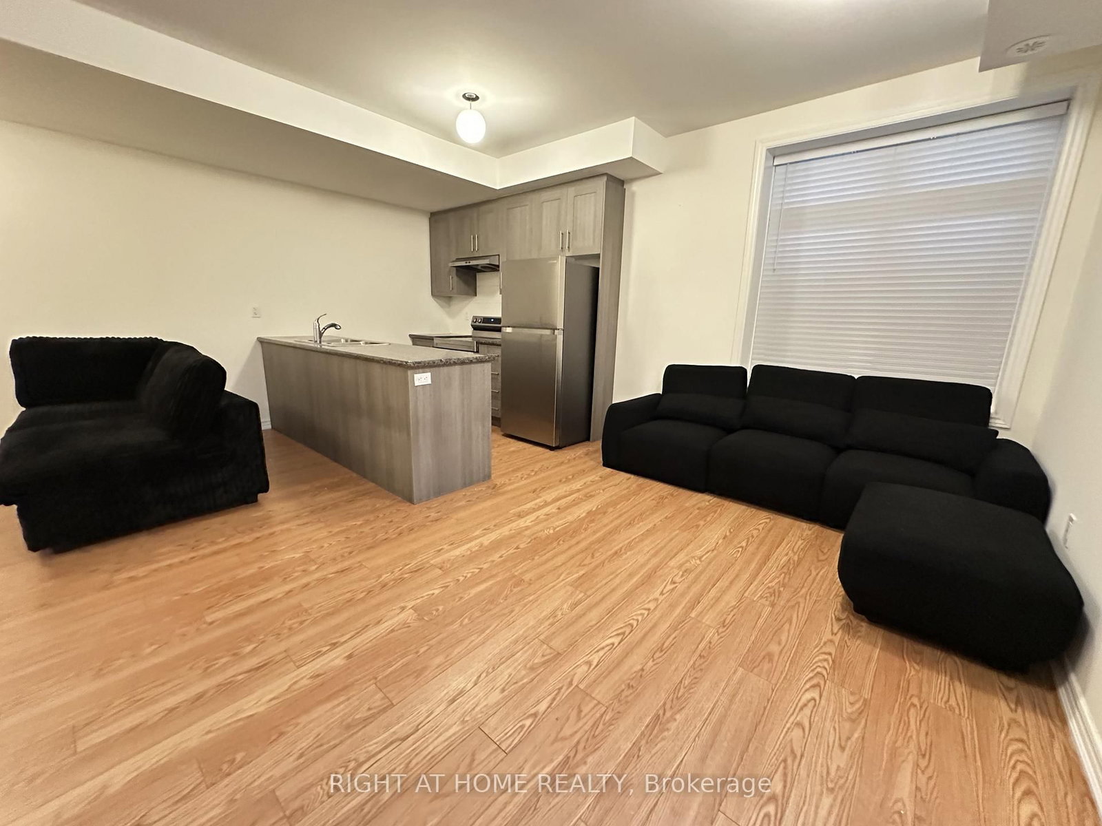 50 Halliford Place, Unit 602 - Photo 6