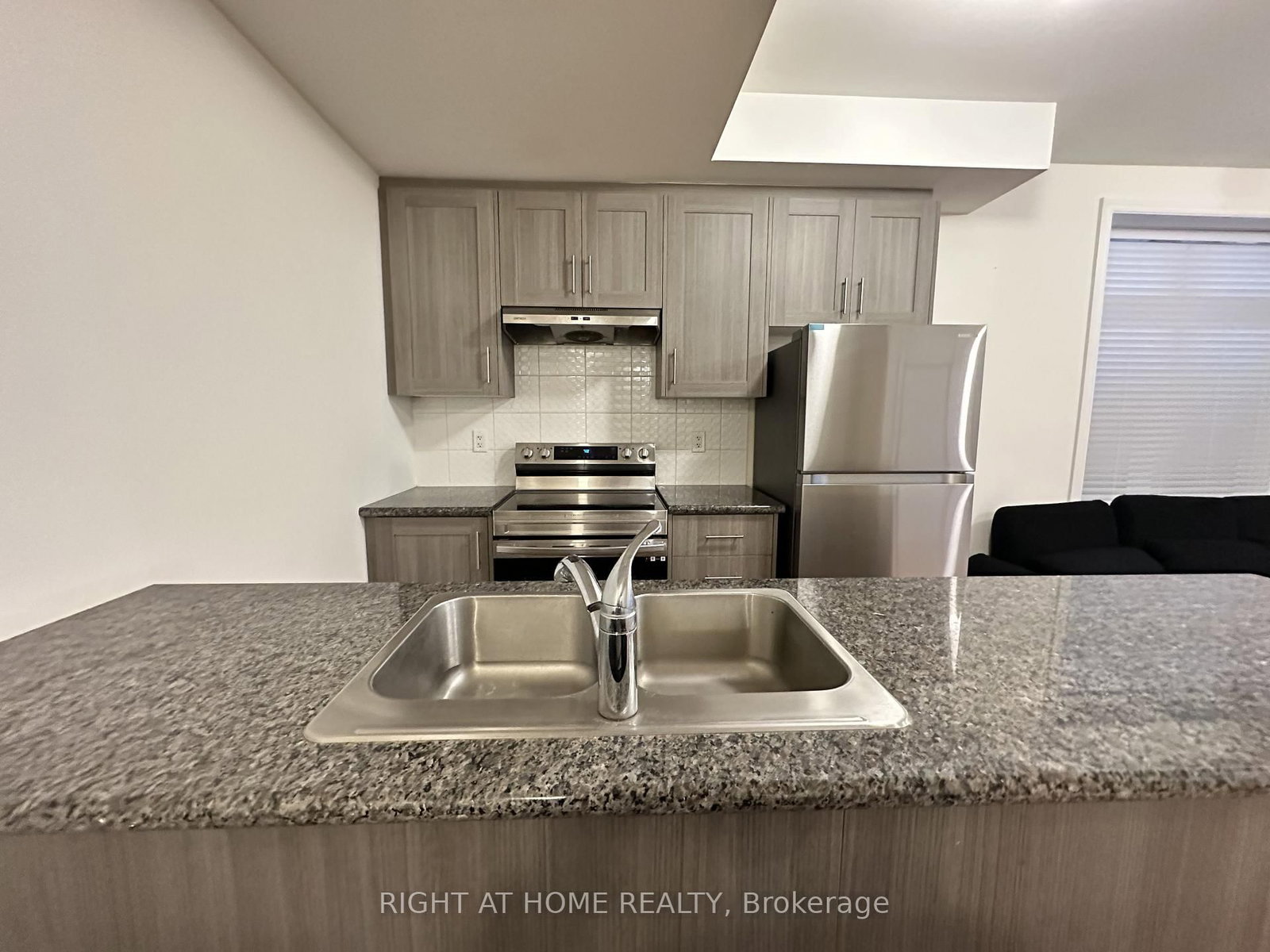 50 Halliford Place, Unit 602 - Photo 9