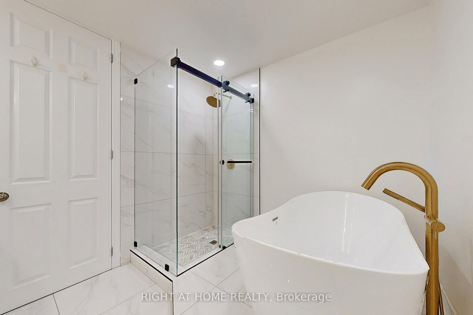 185 Legion Road N, Unit 2207 - Photo 24