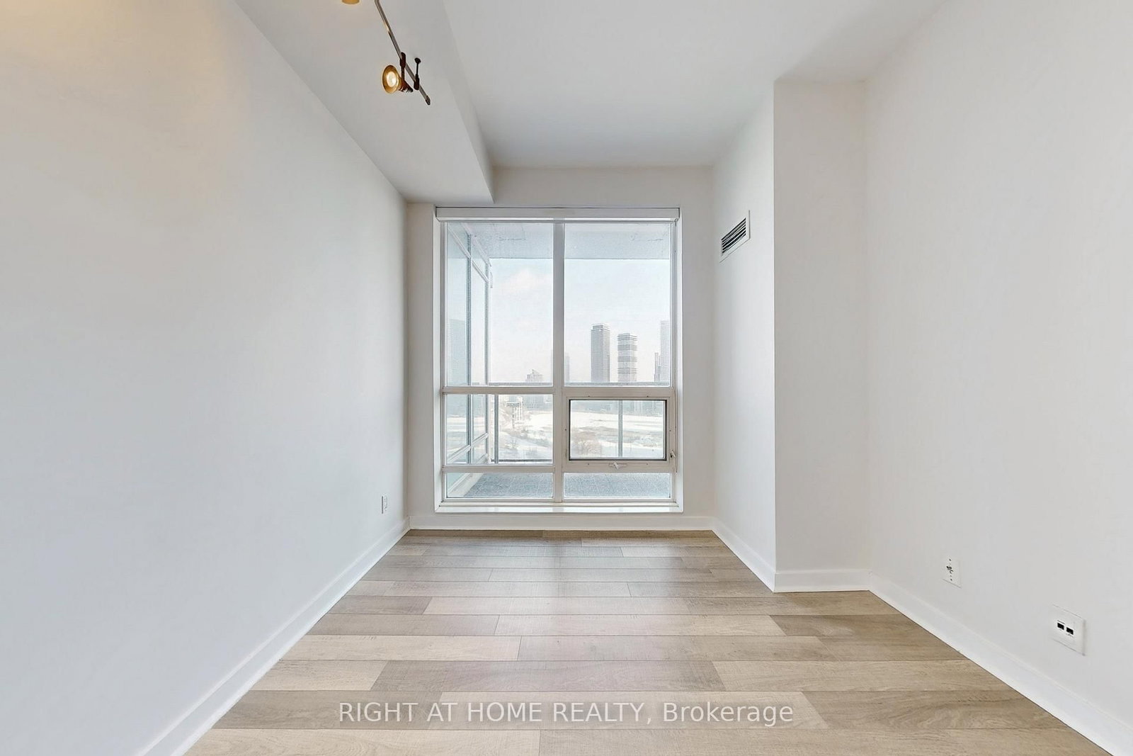 185 Legion Road N, Unit 2207 - Photo 26