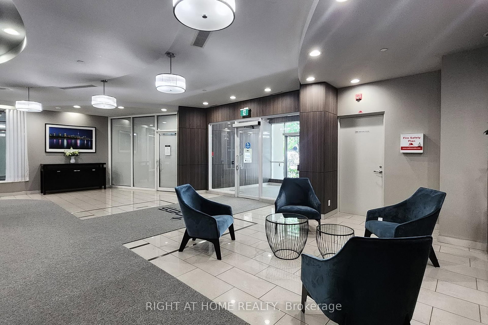 185 Legion Road N, Unit 2207 - Photo 3