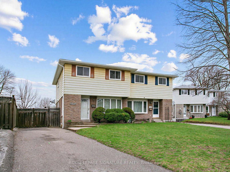 3193 Corrigan Dr, Mississauga, L4Y 3C5 | Image 2