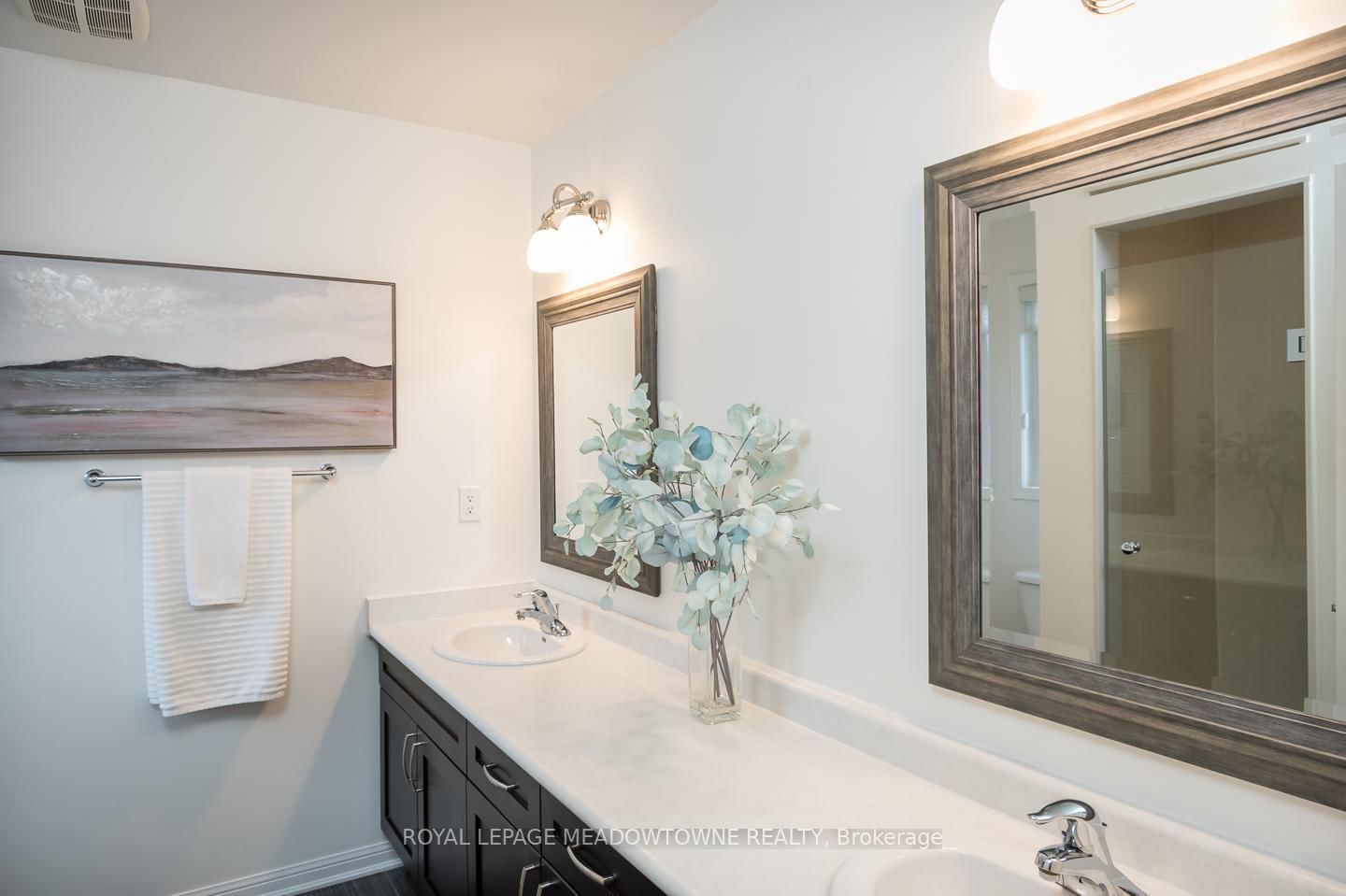 Detached House for sale at 1031 Solomon Court, Milton, Ontario, L9T 8G9 - Willmott - MLS: W13011866