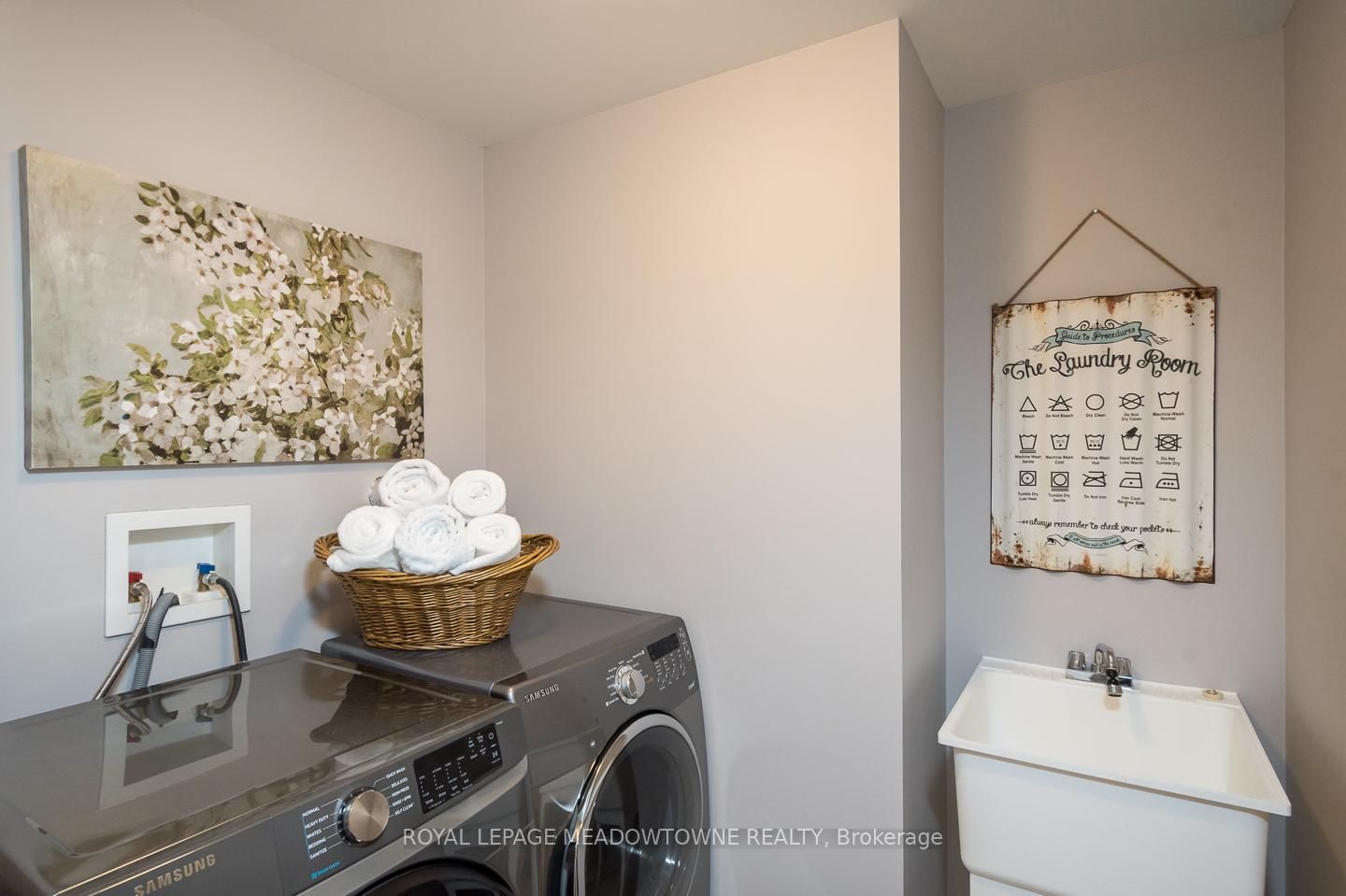 Detached House for sale at 1031 Solomon Court, Milton, Ontario, L9T 8G9 - Willmott - MLS: W13011866