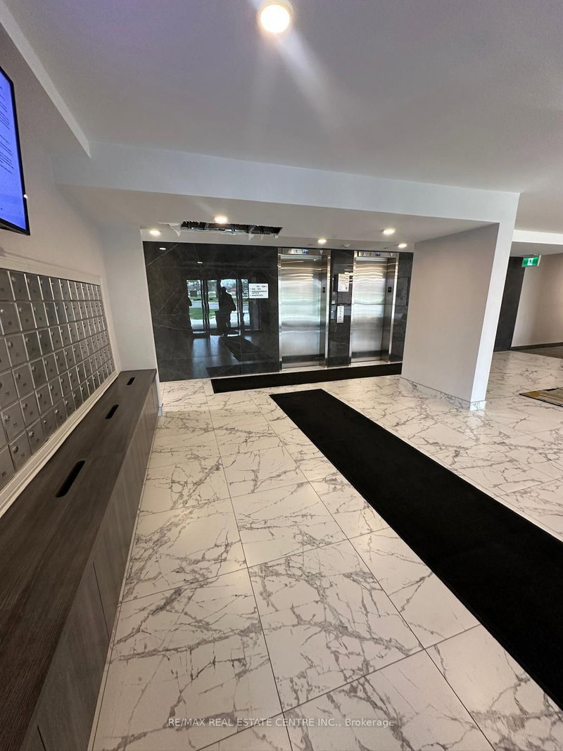 902 - 3501 Glen Eirn Dr, Mississauga, L5L 2E9 | Image 3