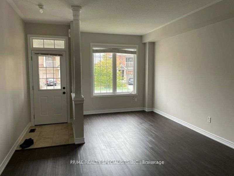 40 Kawana Rd, Brampton, L6Y 0W2 | Image 2