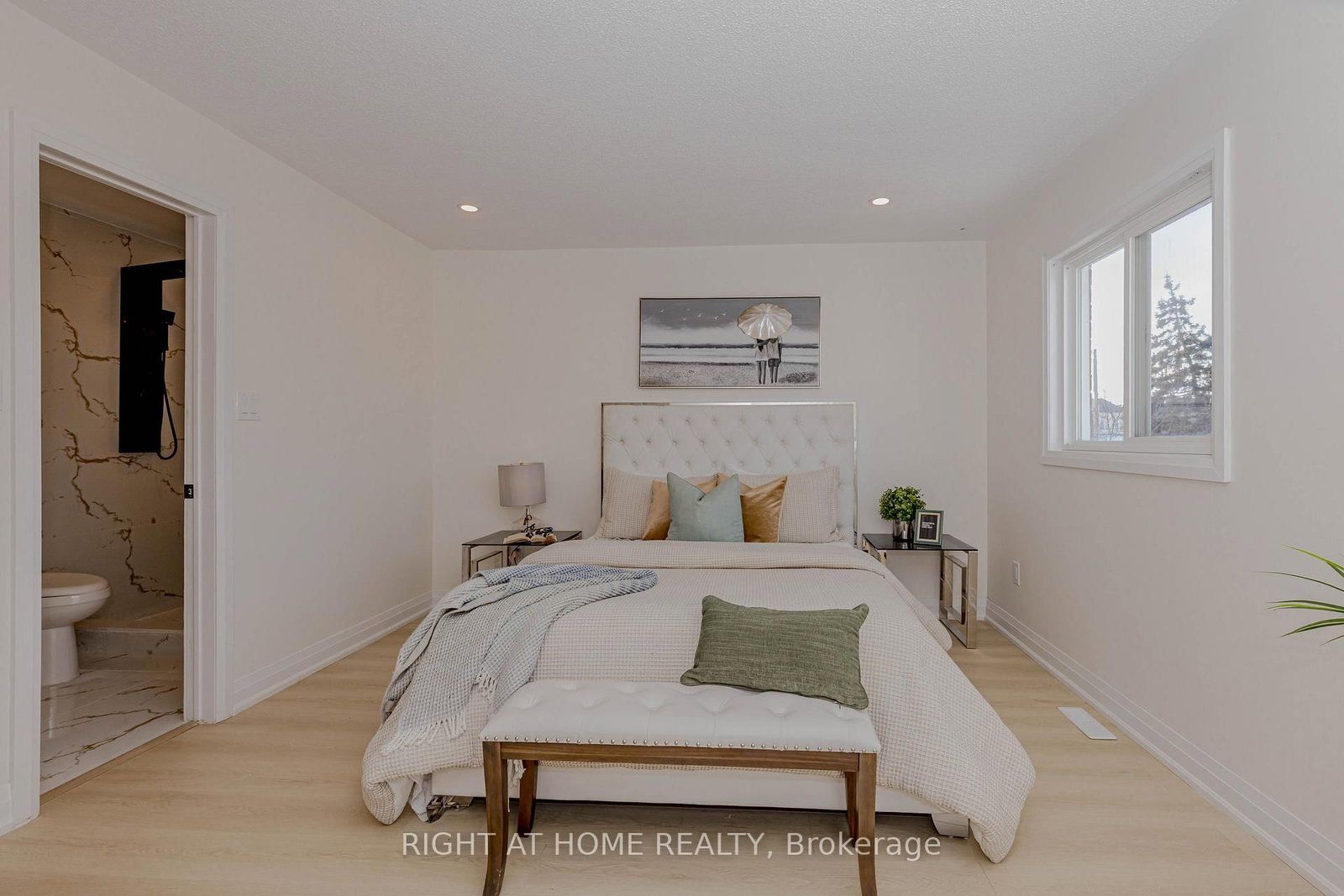 Detached House for sale at 21 Carabram Court, Brampton, Ontario, L6X 4M2 - Brampton West - MLS: W13011894