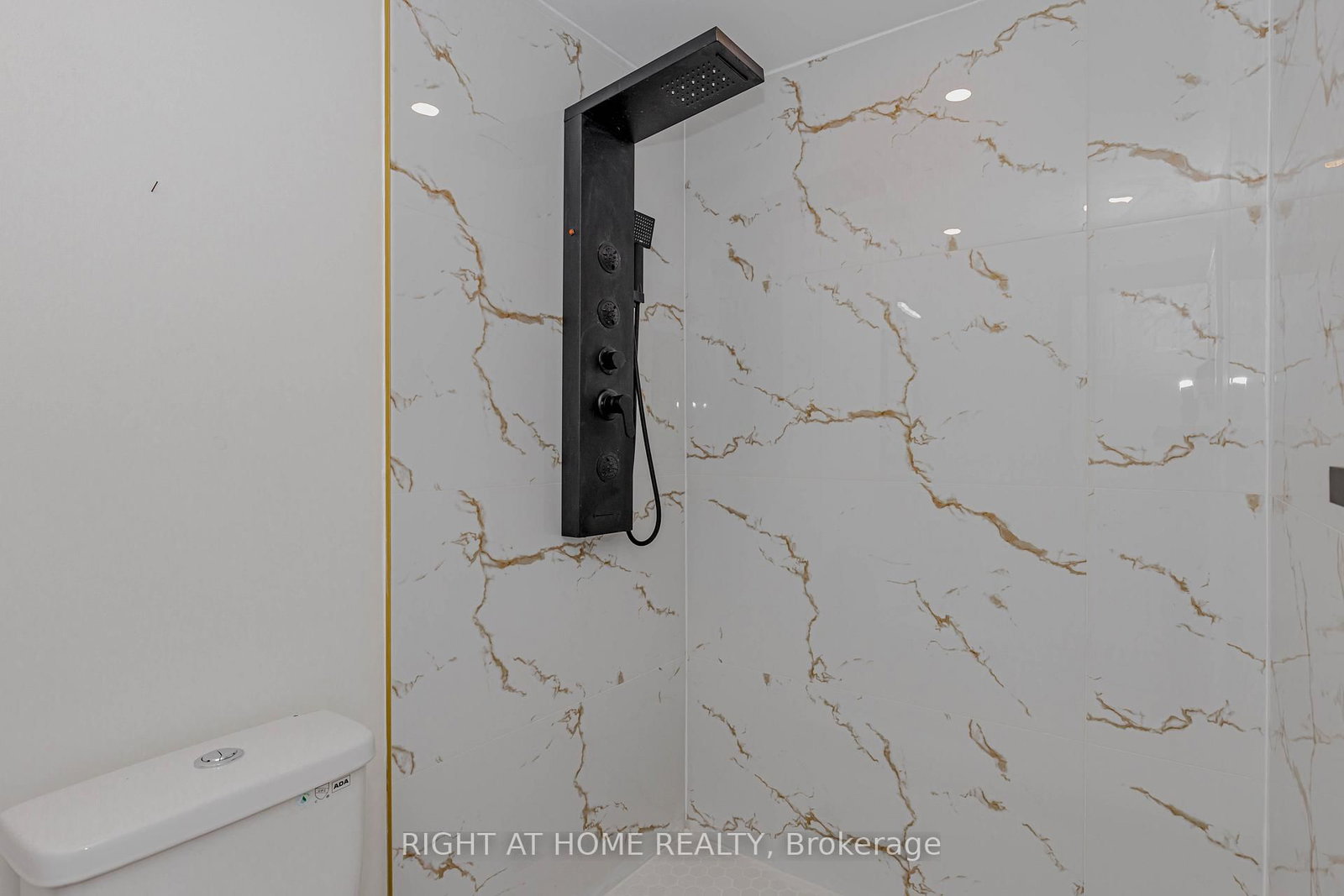 Detached House for sale at 21 Carabram Court, Brampton, Ontario, L6X 4M2 - Brampton West - MLS: W13011894