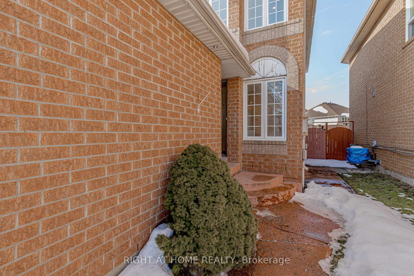 Detached House for sale at 21 Carabram Court, Brampton, Ontario, L6X 4M2 - Brampton West - MLS: W13011894