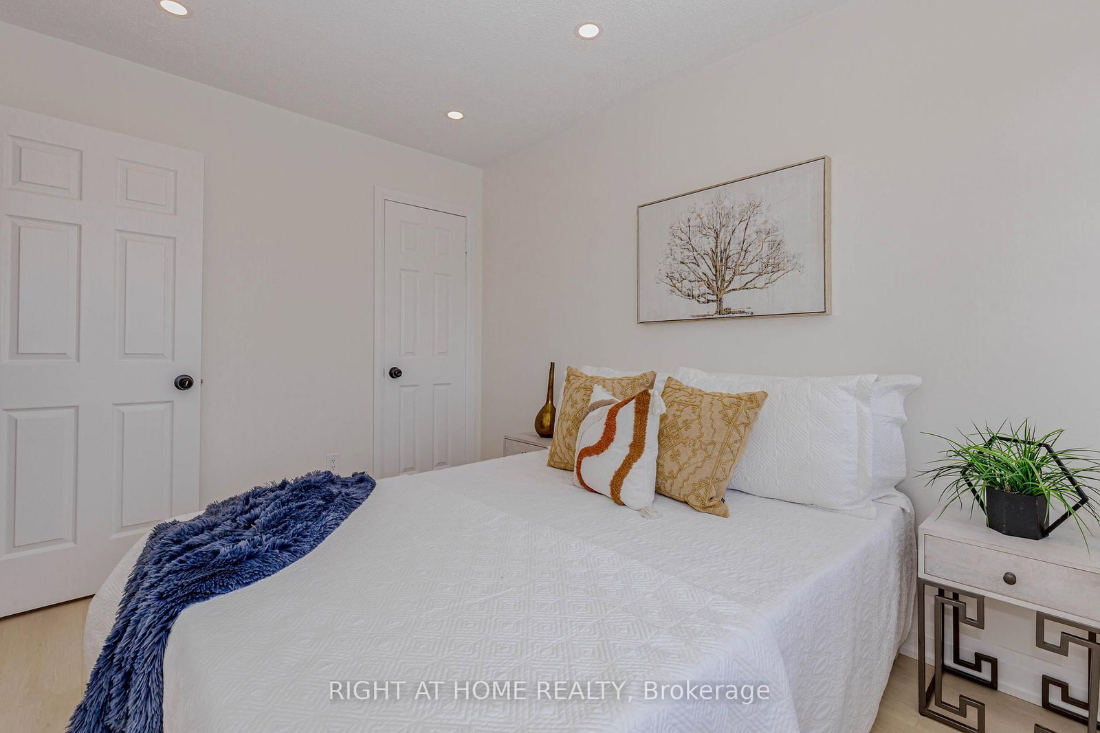 Detached House for sale at 21 Carabram Court, Brampton, Ontario, L6X 4M2 - Brampton West - MLS: W13011894