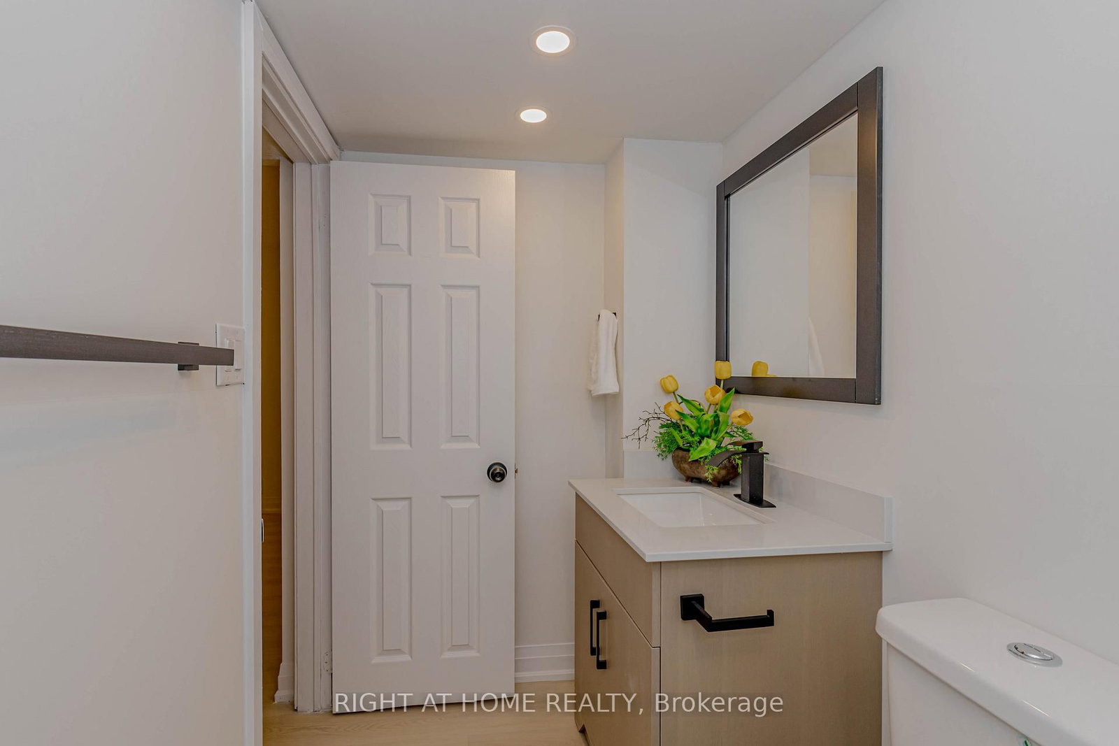 Detached House for sale at 21 Carabram Court, Brampton, Ontario, L6X 4M2 - Brampton West - MLS: W13011894