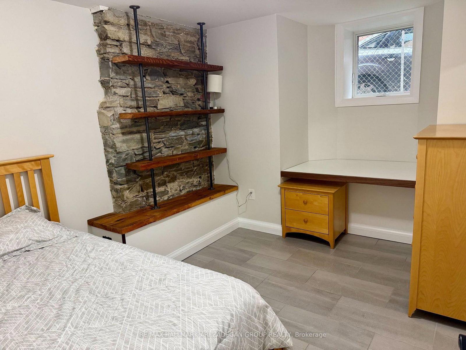 153 Queens Drive, Unit Lower - Photo 10