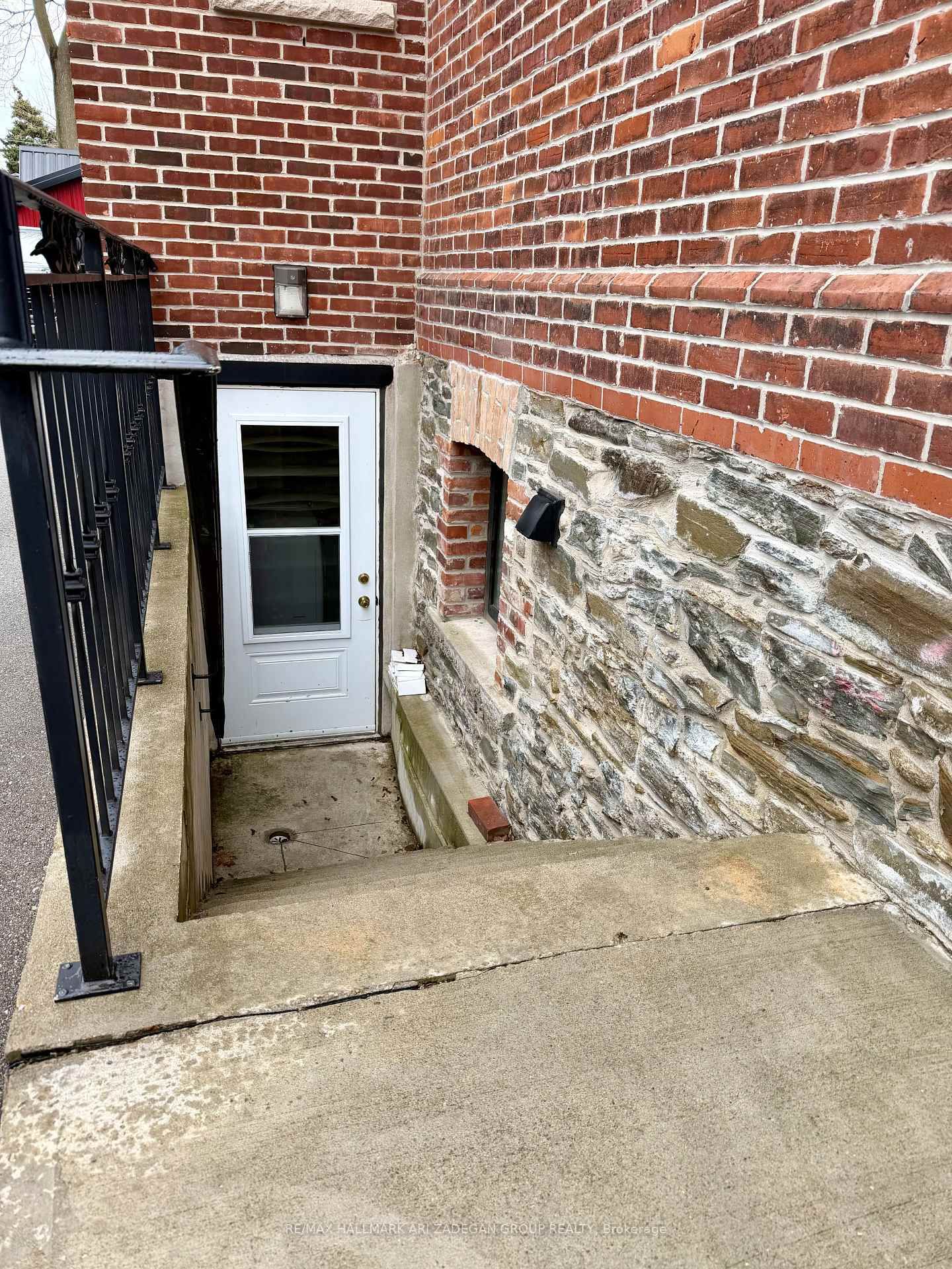 153 Queens Drive, Unit Lower - Photo 11