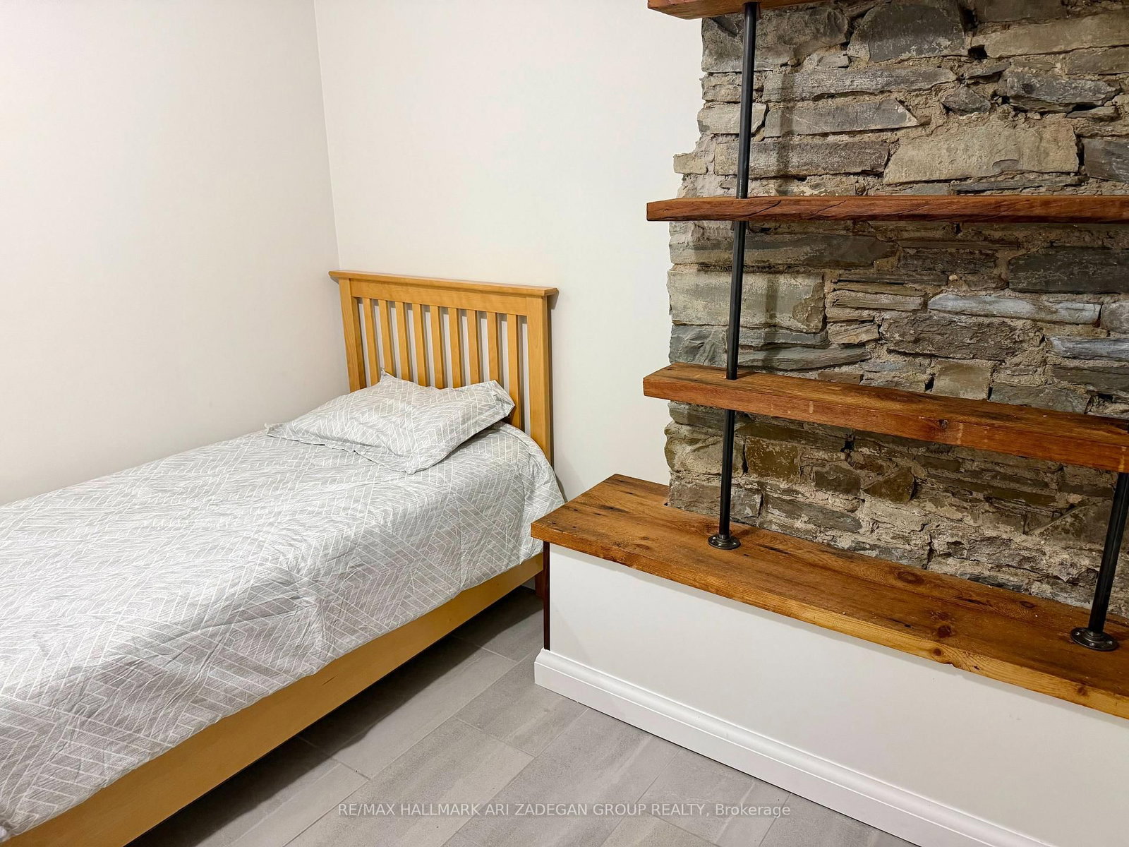 153 Queens Drive, Unit Lower - Photo 9