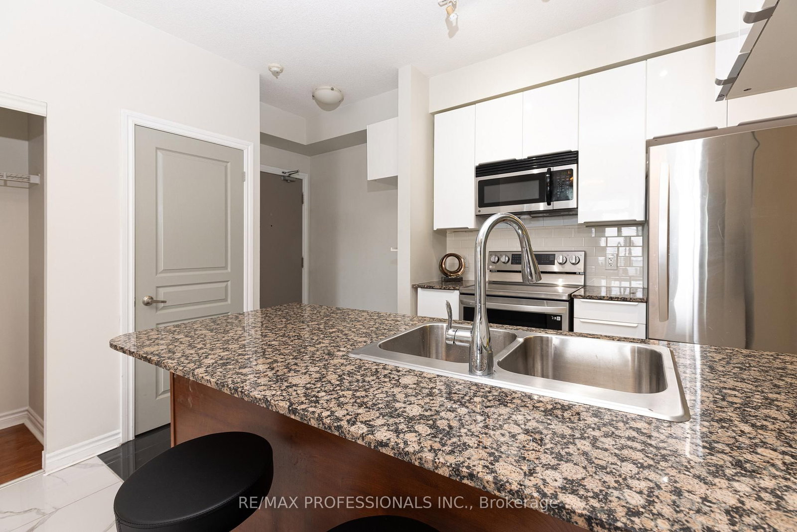 3525 Kariya Drive, Unit 2701 - Photo 7