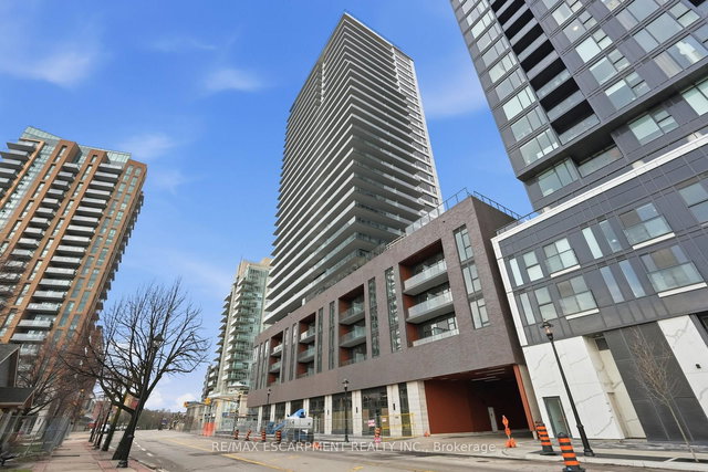 606 - 2075 Lakeshore Road