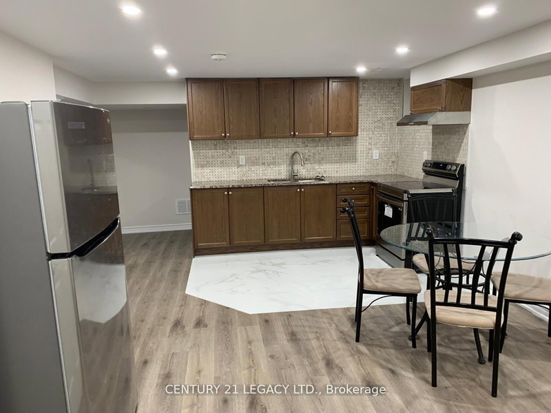 32 Helderman St, Caledon, L7C 4B7 | Image 3