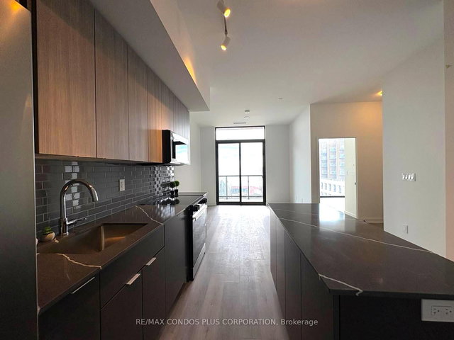 414 - 2075 Lakeshore Road