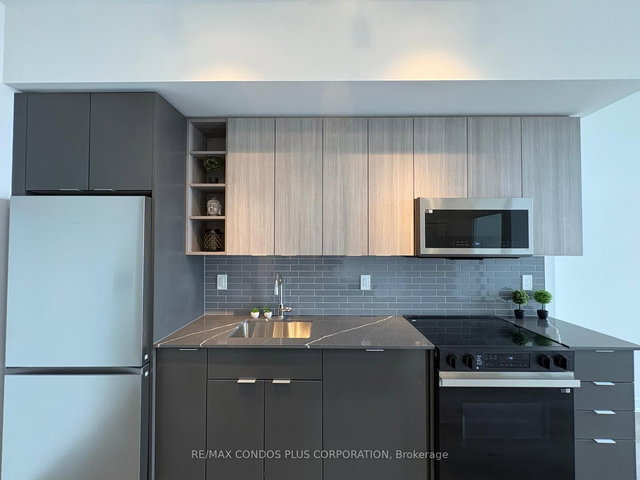 414 - 2075 Lakeshore Road