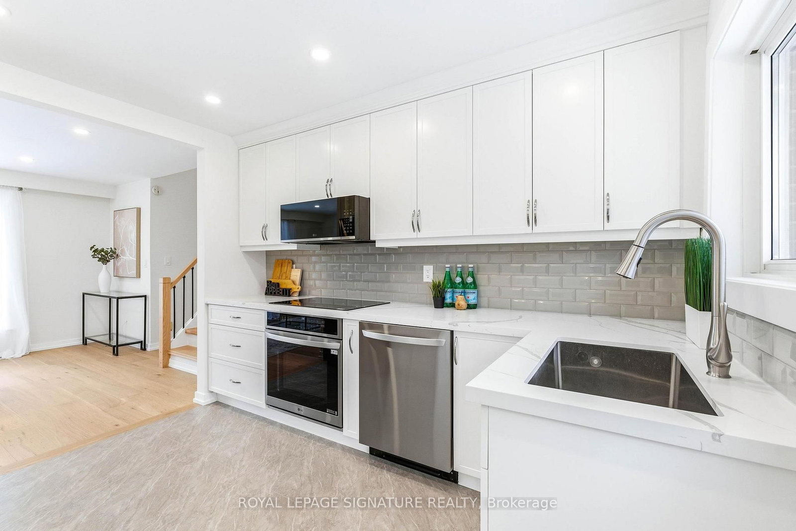 1271 Canford Crescent - Photo 11