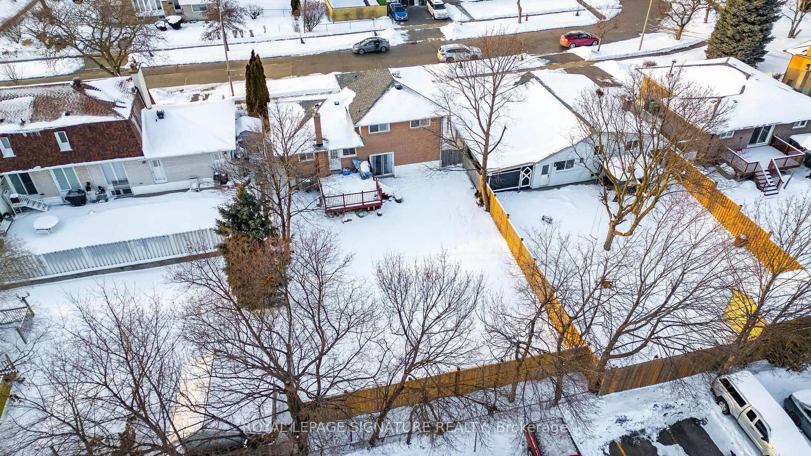 1271 Canford Crescent - Photo 33