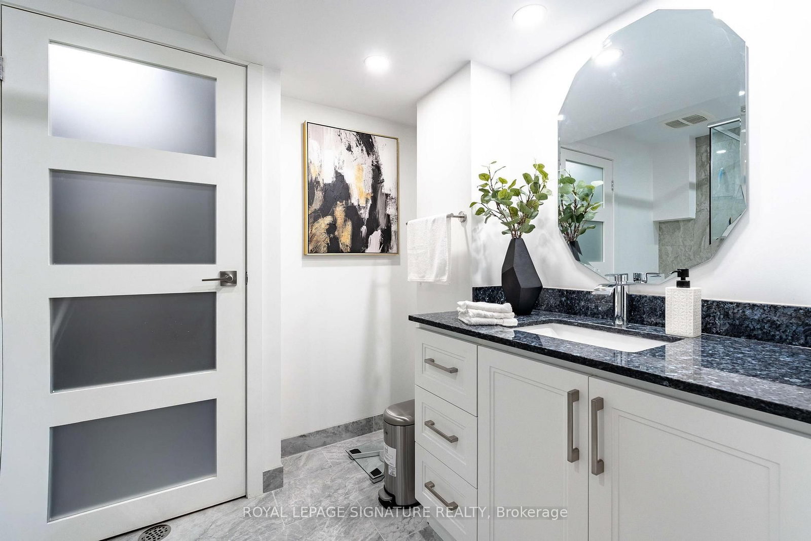 1271 Canford Crescent - Photo 34