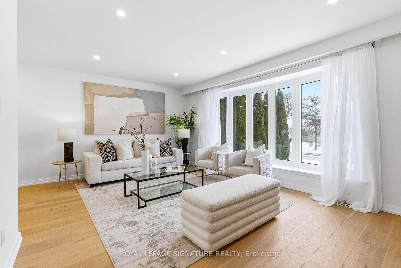 1271 Canford Crescent - Photo 4