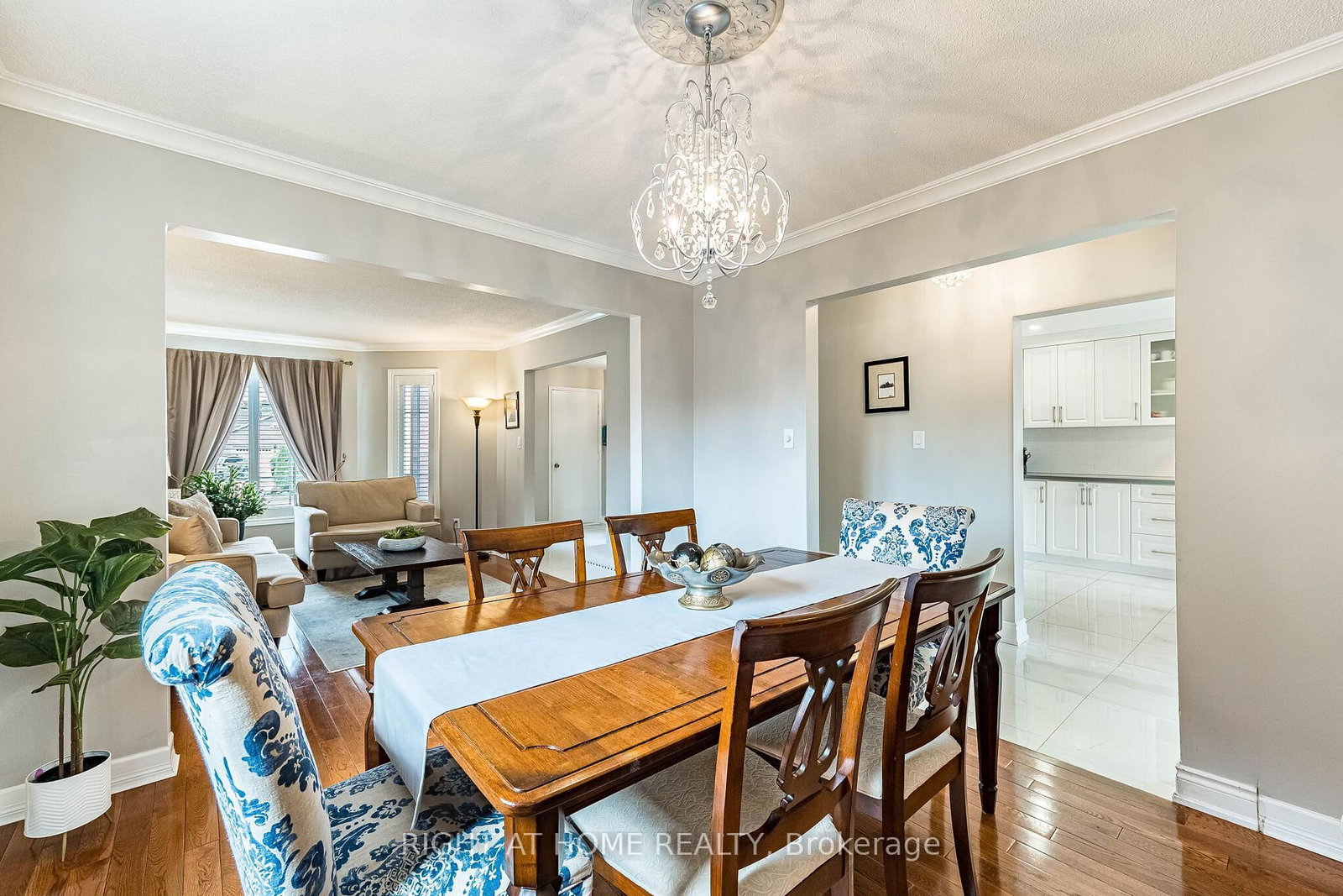 Detached House for sale at 16 Woodside Court, Brampton, Ontario, L6Y 3Z3 - Fletcher's Creek South - MLS: W13012312