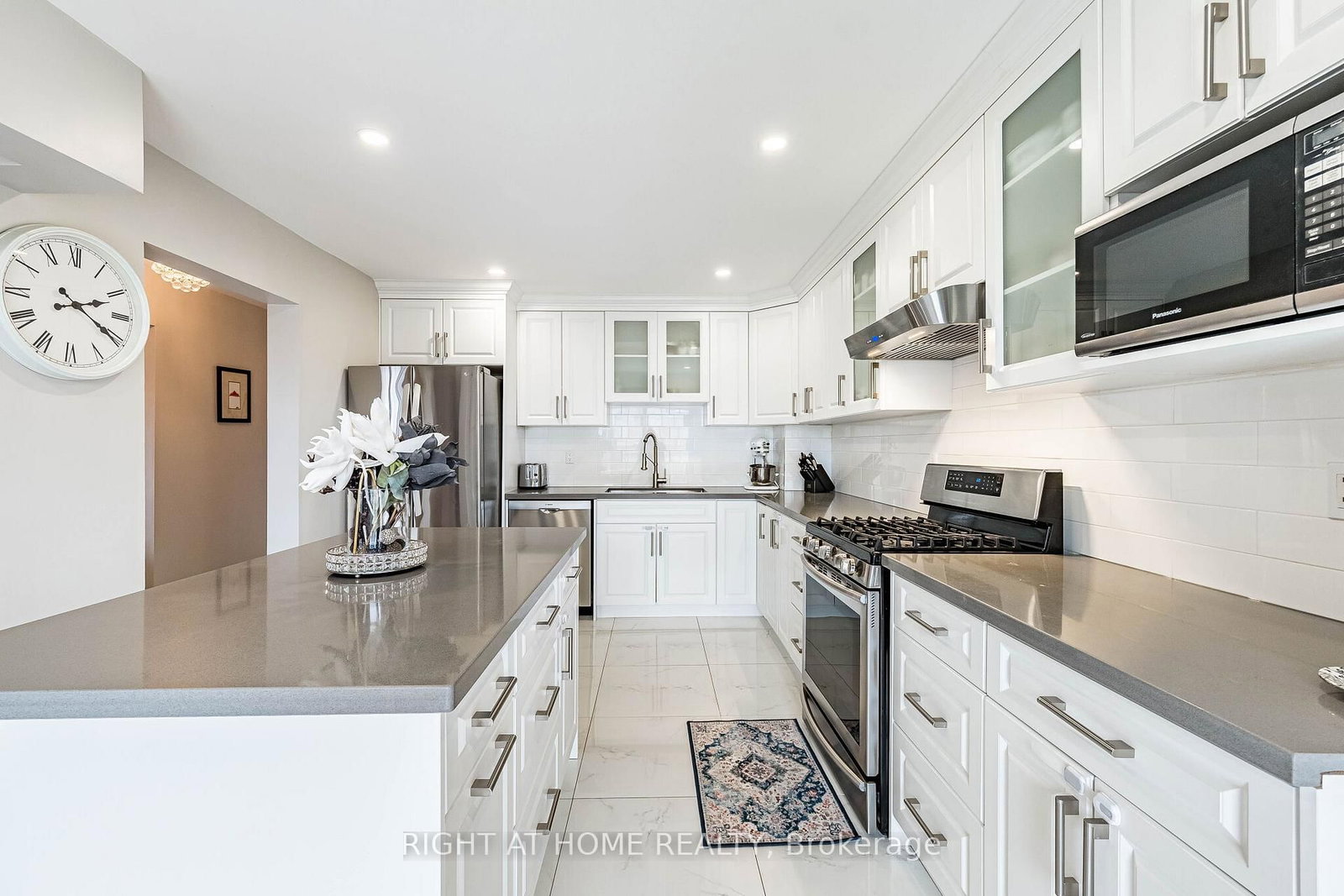 Detached House for sale at 16 Woodside Court, Brampton, Ontario, L6Y 3Z3 - Fletcher's Creek South - MLS: W13012312