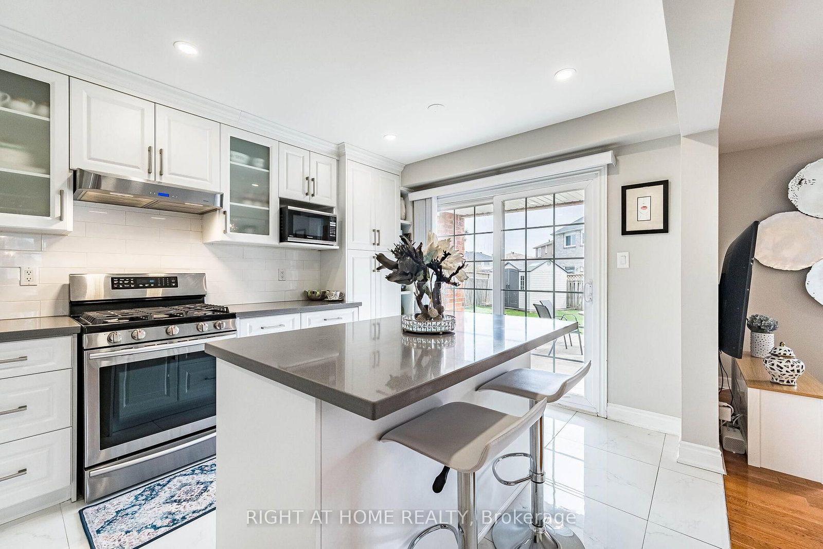 Detached House for sale at 16 Woodside Court, Brampton, Ontario, L6Y 3Z3 - Fletcher's Creek South - MLS: W13012312