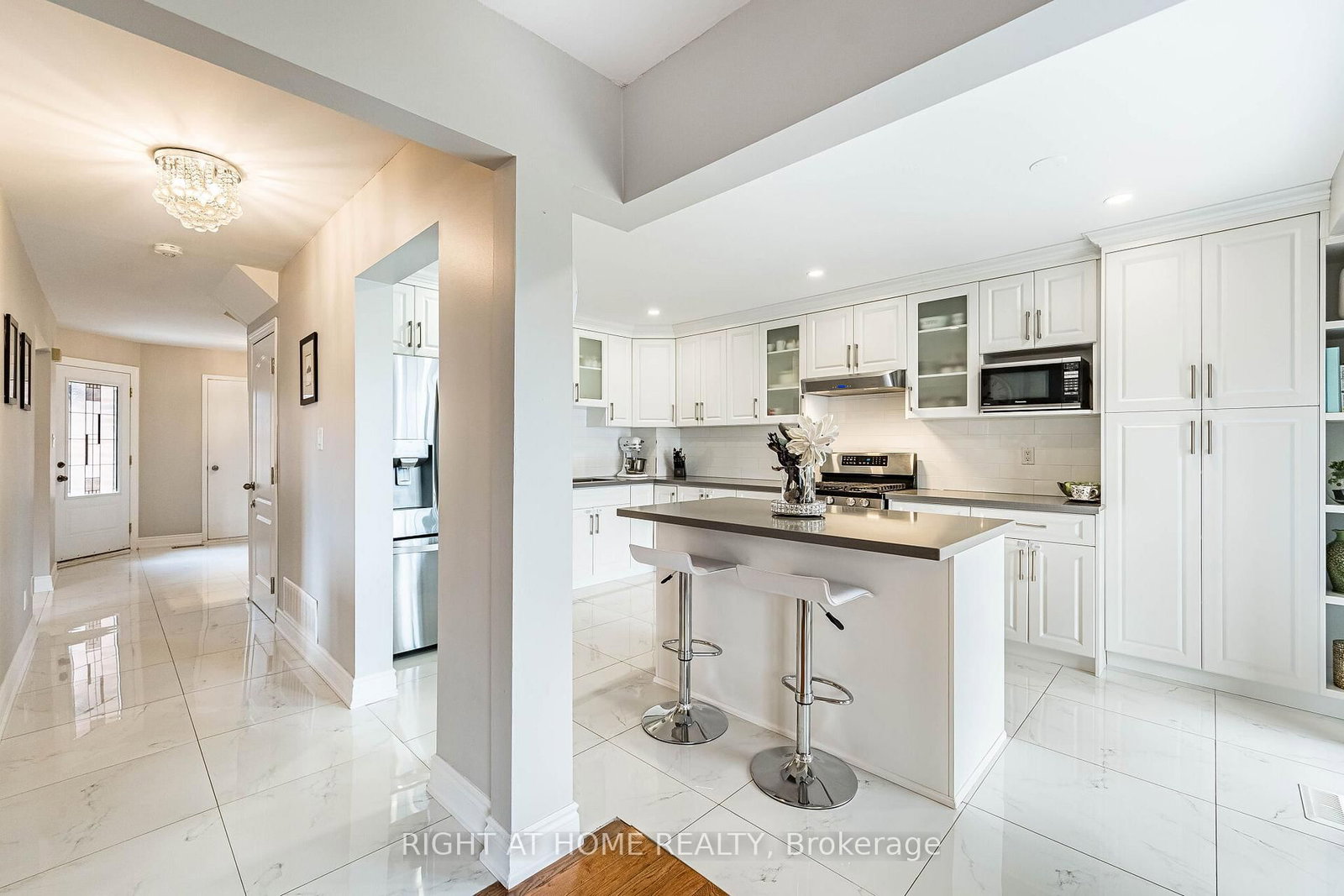 Detached House for sale at 16 Woodside Court, Brampton, Ontario, L6Y 3Z3 - Fletcher's Creek South - MLS: W13012312