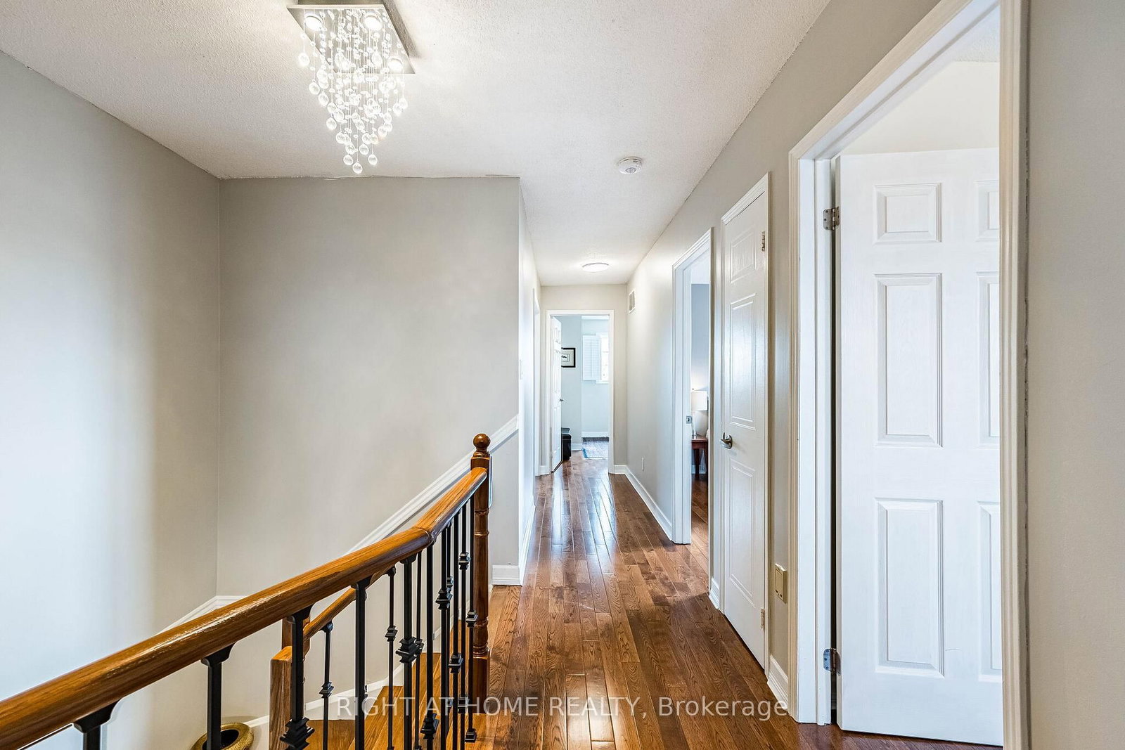 Detached House for sale at 16 Woodside Court, Brampton, Ontario, L6Y 3Z3 - Fletcher's Creek South - MLS: W13012312