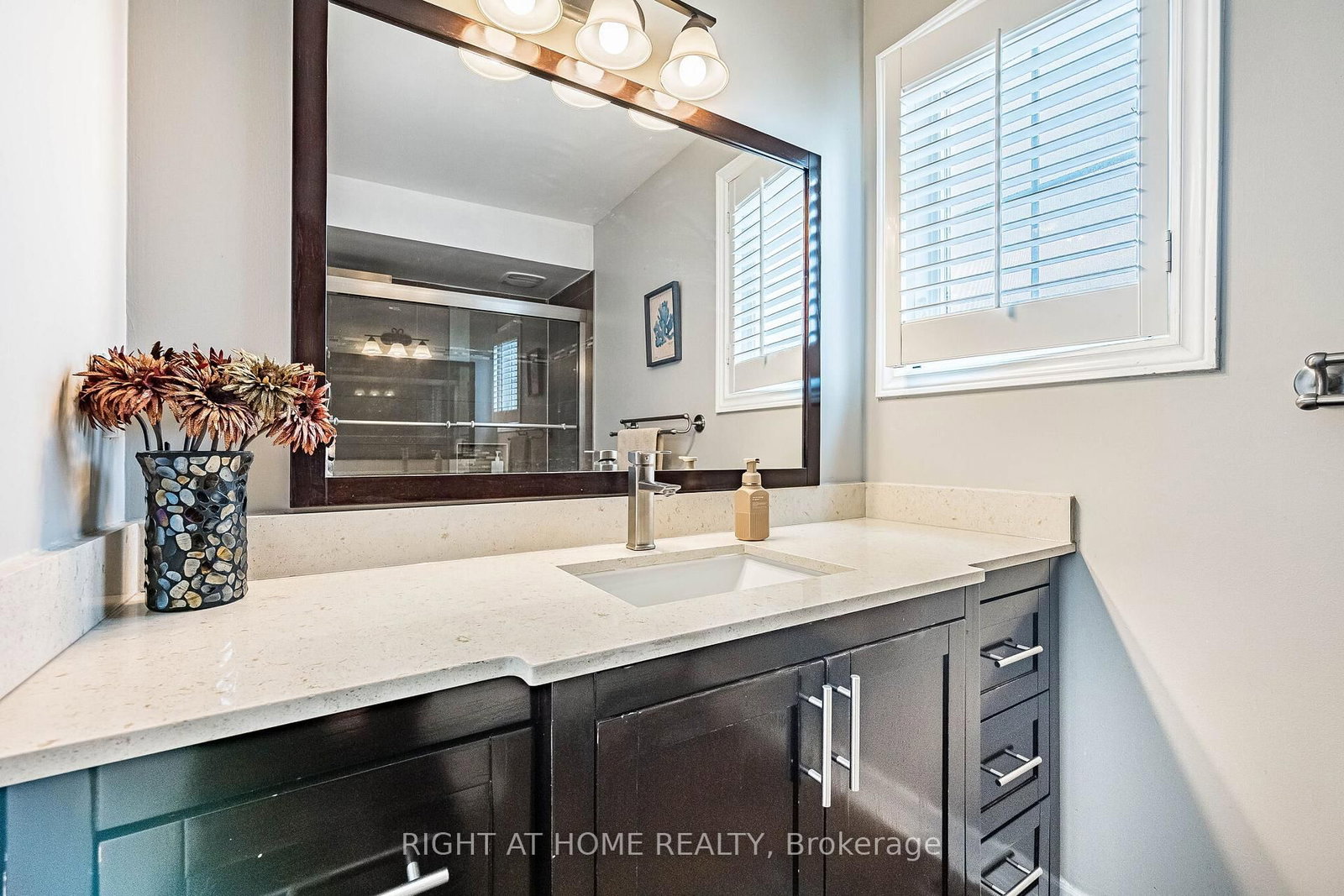 Detached House for sale at 16 Woodside Court, Brampton, Ontario, L6Y 3Z3 - Fletcher's Creek South - MLS: W13012312