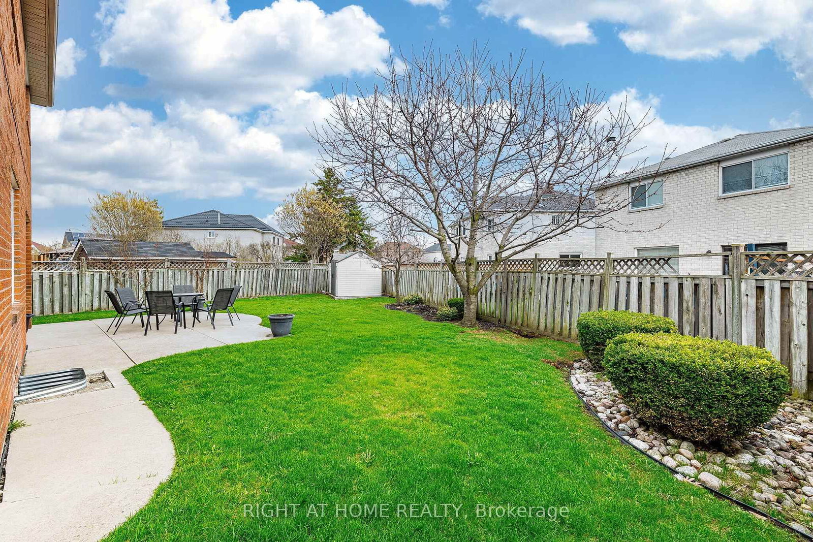 Detached House for sale at 16 Woodside Court, Brampton, Ontario, L6Y 3Z3 - Fletcher's Creek South - MLS: W13012312