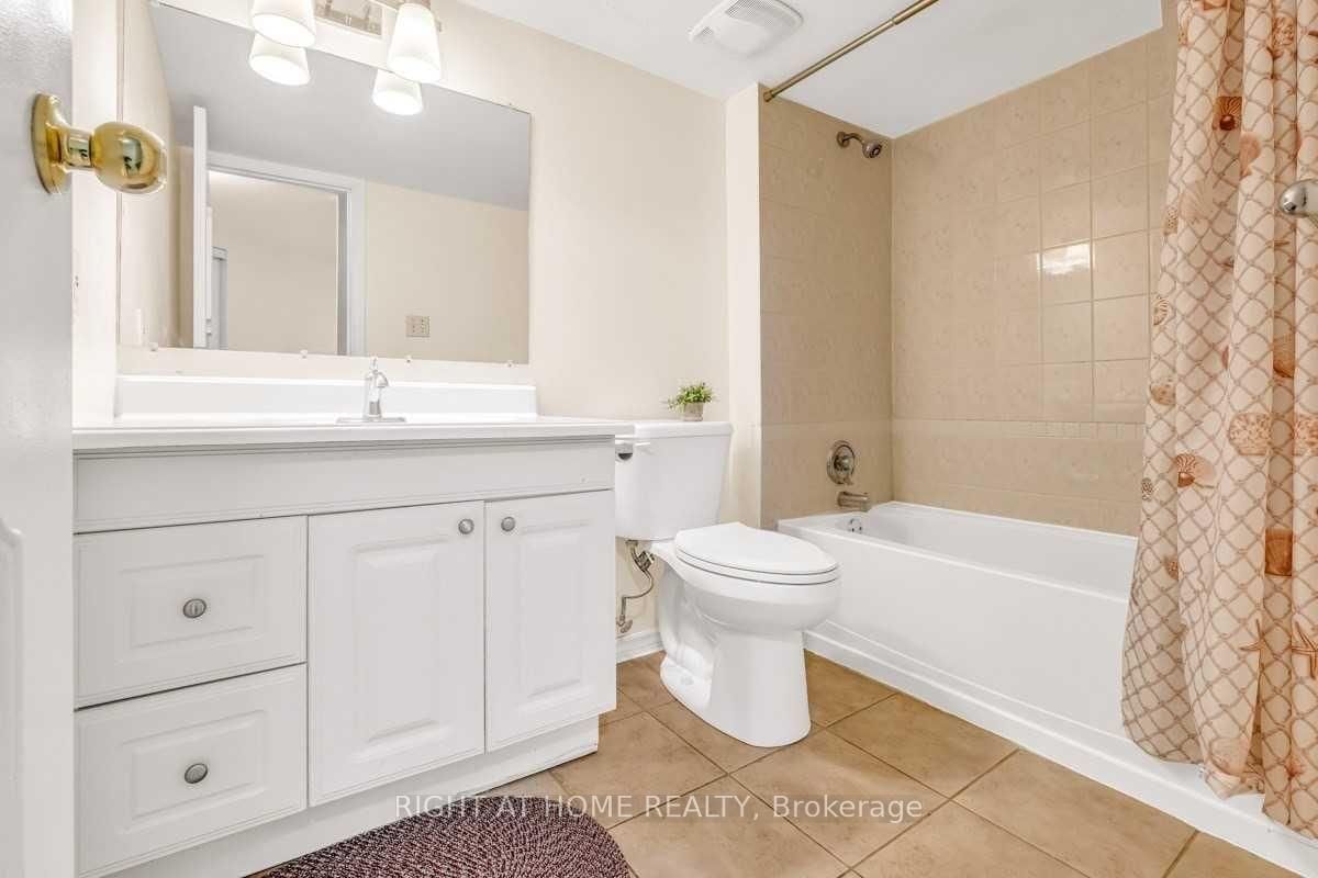 Detached House for sale at 16 Woodside Court, Brampton, Ontario, L6Y 3Z3 - Fletcher's Creek South - MLS: W13012312