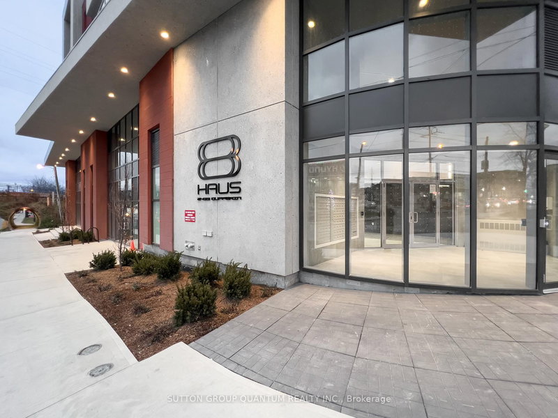 home for lease on 505-2433 Dufferin Street