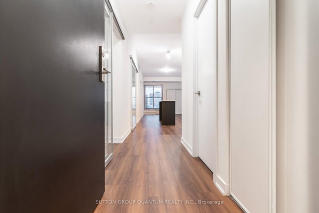 505 - 2433 Dufferin Street