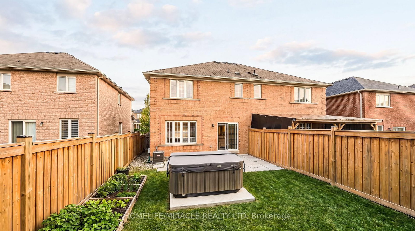 Semi-Detached House for sale at 60 Bushmill Circle, Brampton, Ontario, L7A 0K8 - Fletcher's Meadow - MLS: W13012354